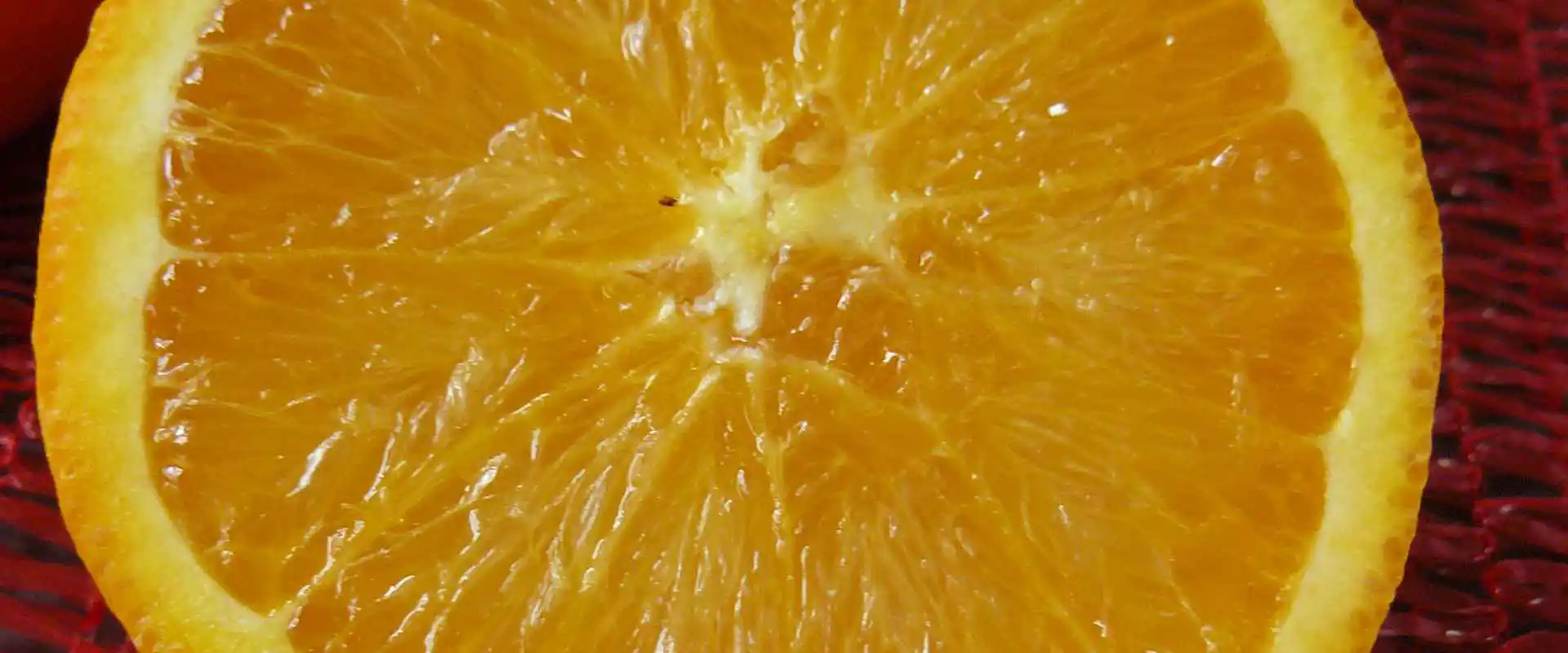Arancia su sacco raschel rosso