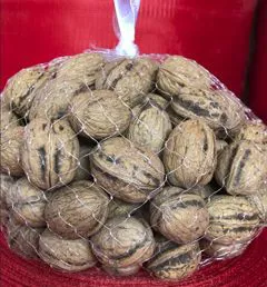 Rete tubolare confezione noci a Verona