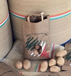 Sacco in carta con finestrella e maniglie per patate, castagne, noci